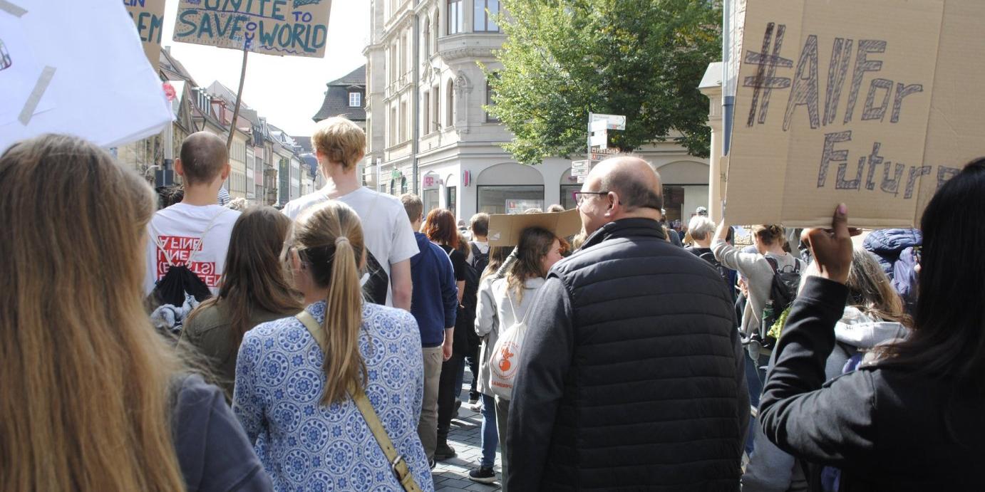 Diözesanjugendpfarrer Norbert Förster bei einer Fridays-For-Future-Demo im Frühjahr 2019