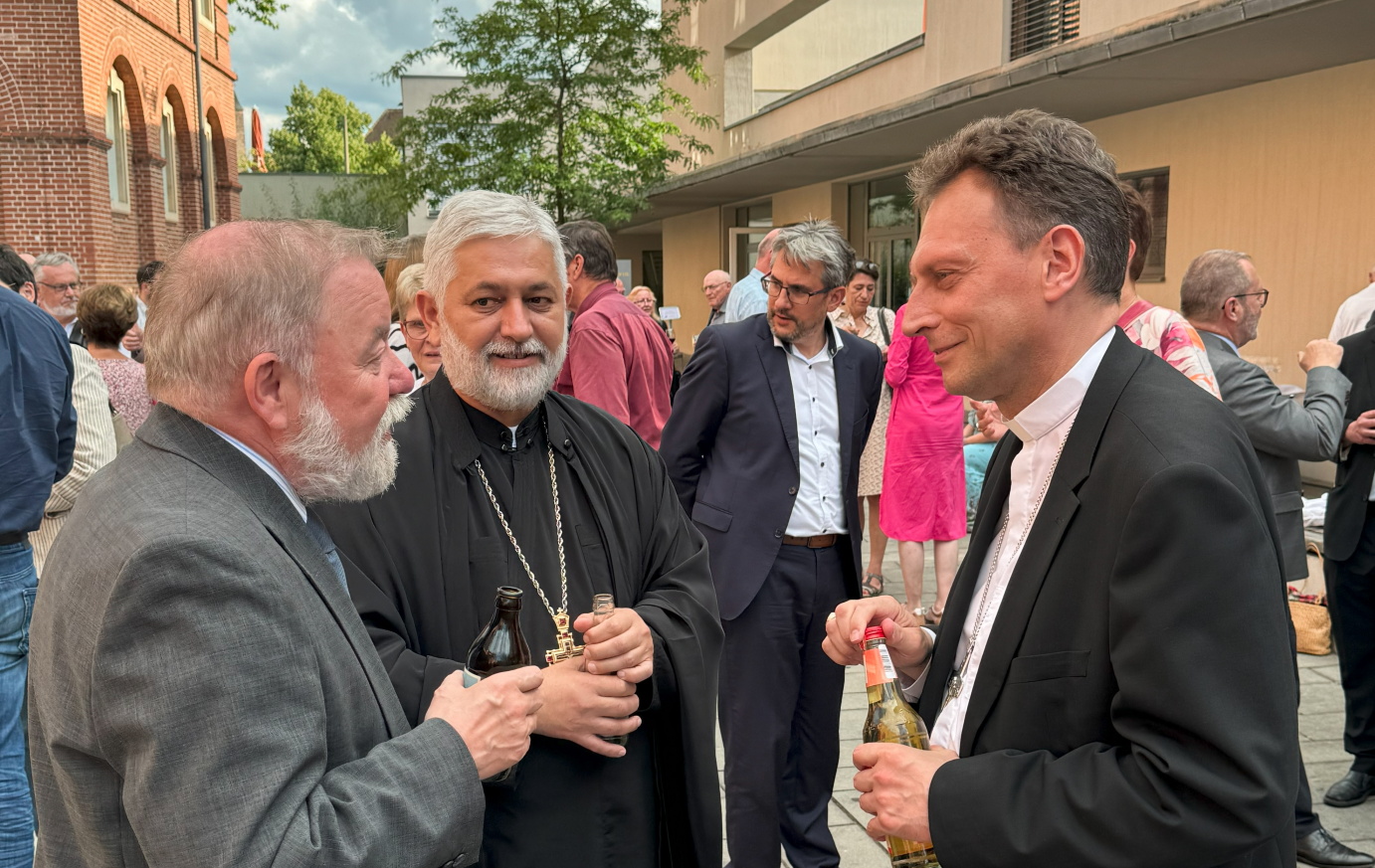 Erzbischof Gössl beim Empfang der Stadtkirche Nürnberg